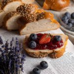 Petit déj et coin bouquins