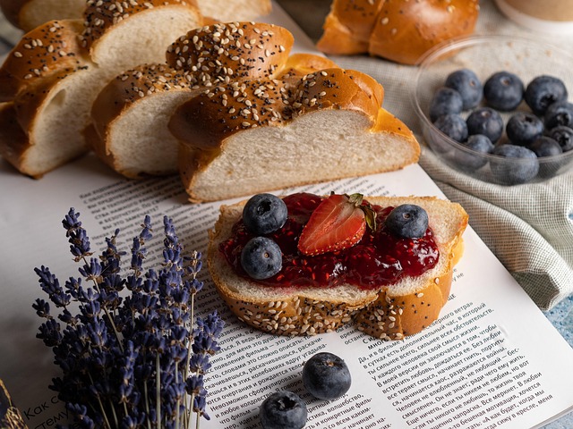 Petit déj et coin bouquins